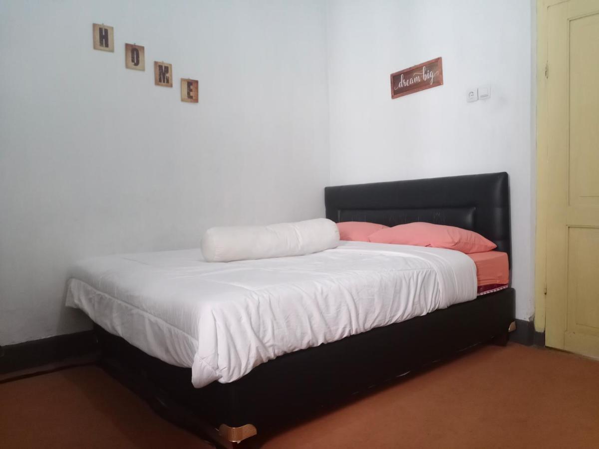 Brak Homestay Probolinggo Room photo